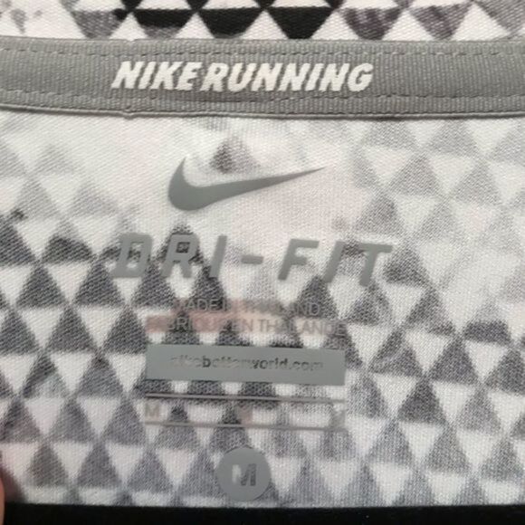 NWOT. Nike Running Dri-Fit floral top. - Picture 4 of 5